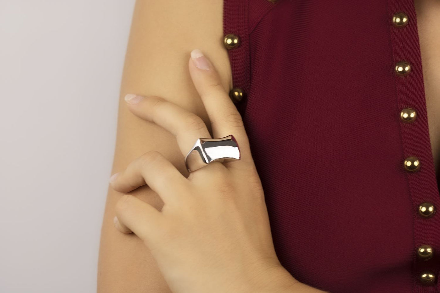 Anello in argento onde lucido