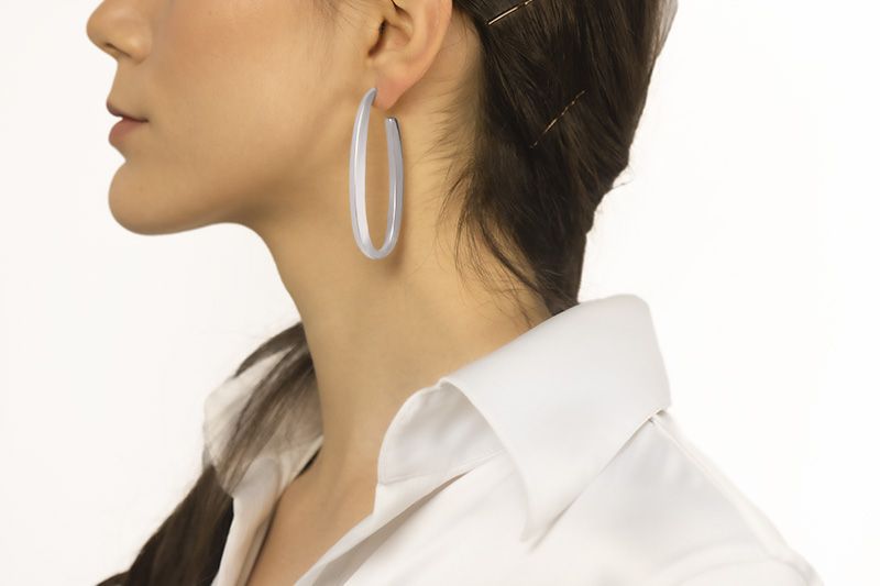 Orecchini ovali in oro Bianco 18k sezione quadrata lunghezza 65mm