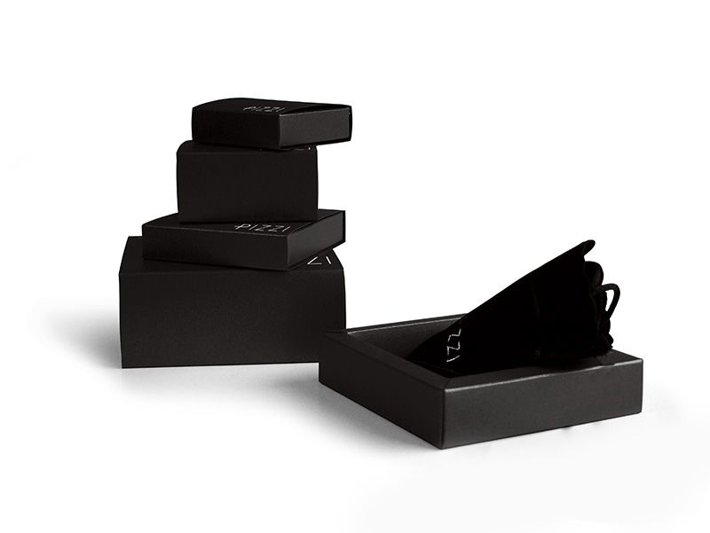 Rectangular earrings in ruthenium silver, length 45mm