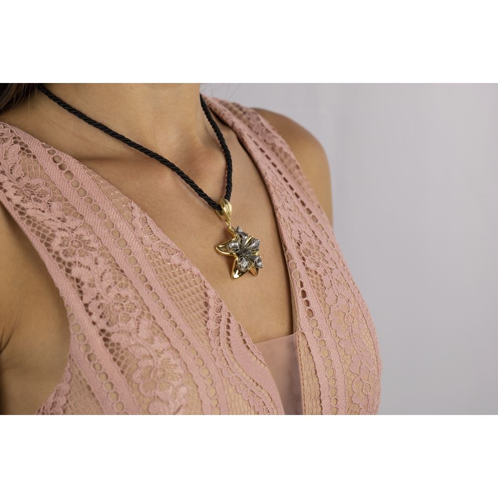 Flower Necklace in Yellow Gold and Burnished gold 18kt