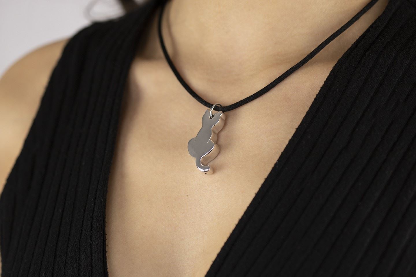 Collana con pendente in argento gatto grande