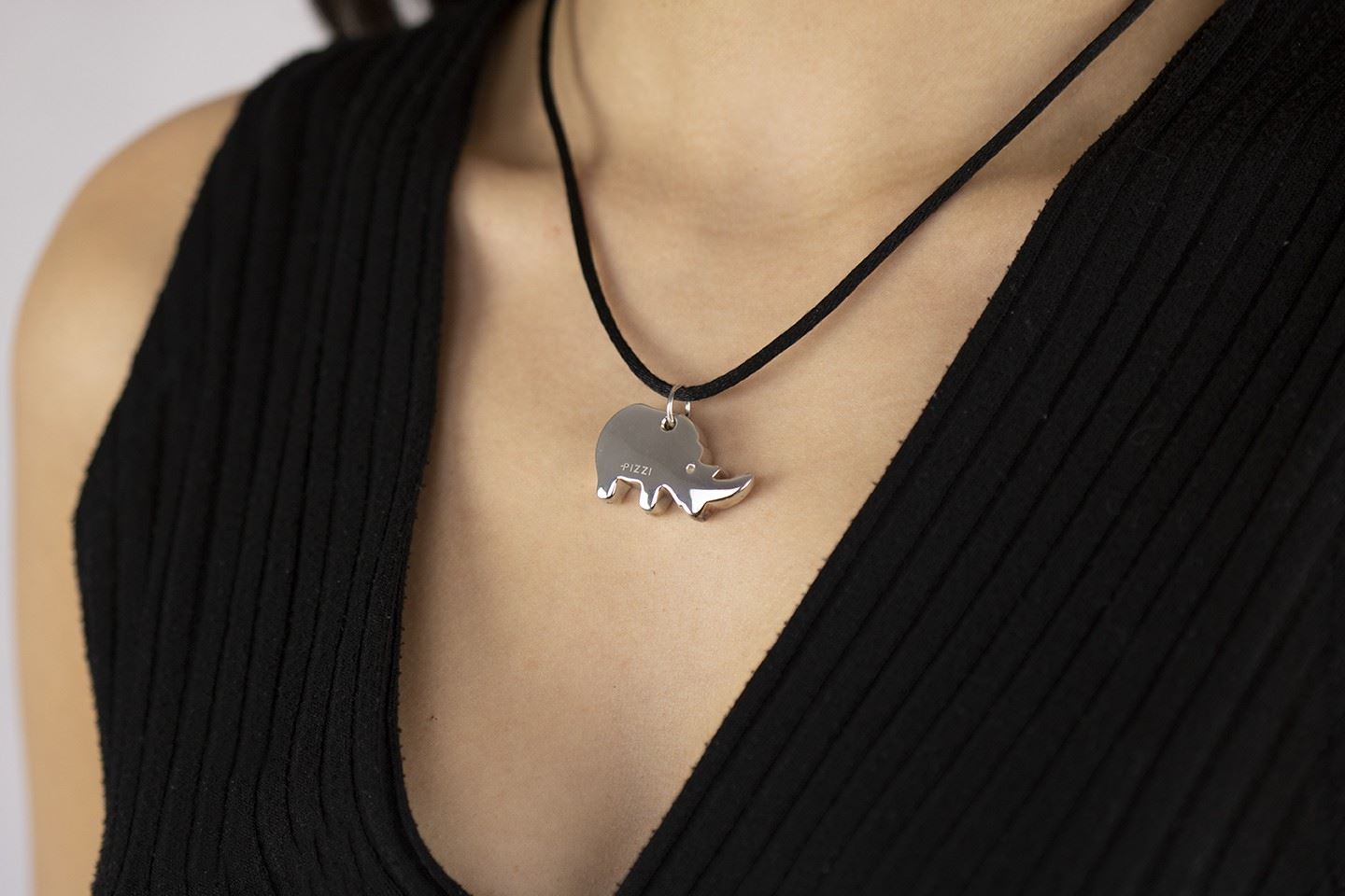 Collana con pendente in argento rinoceronte grande