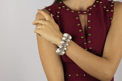 Hand-engraved stretch silver bracelet