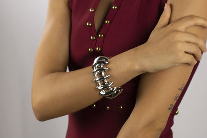 Stretchy shiny silver bracelet