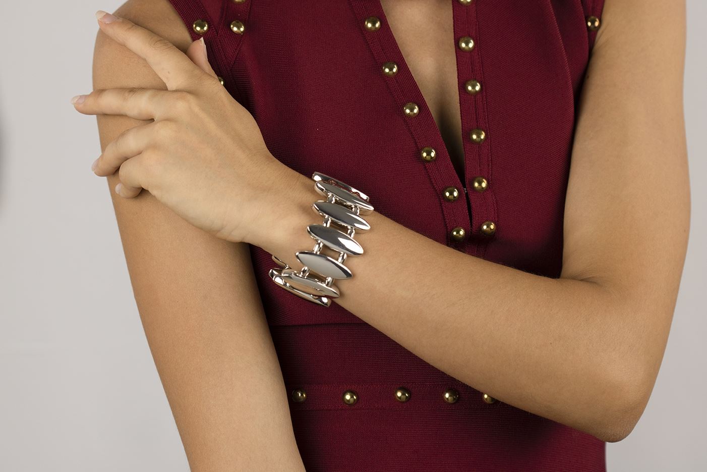 Bracciale in argento elasticizzato ovali lucido con sfere rigate