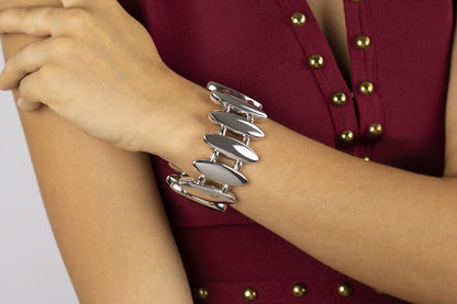 Stretch silver bracelet with shiny ovals