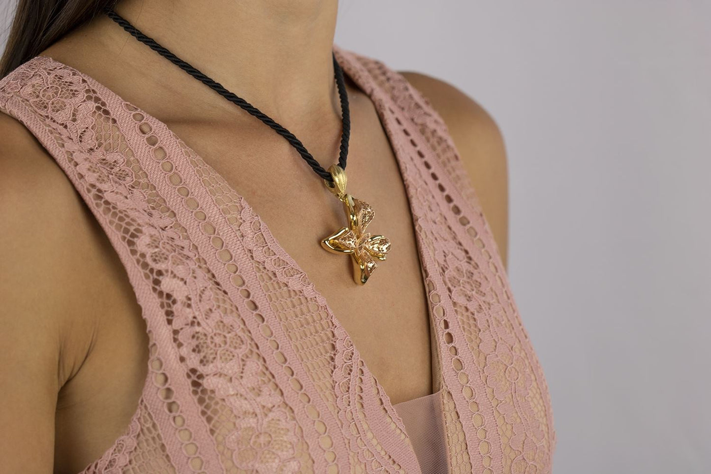 Collana farfalla in oro giallo e oro rosa 18kt