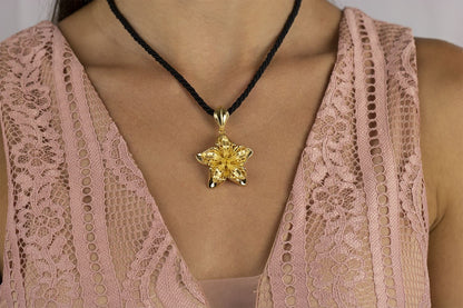 Collana fiore in oro giallo 18 kt