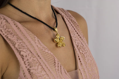 Collana fiore in oro giallo 18 kt