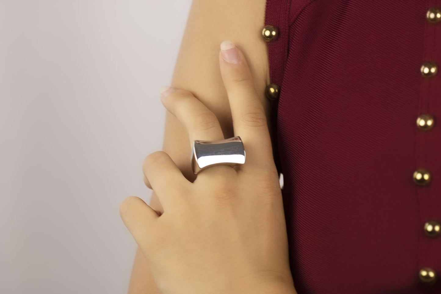 Anello in argento onde lucido