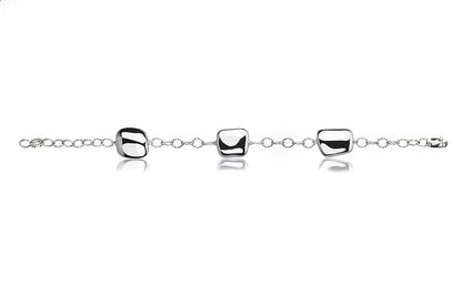 Silver chain bracelet with shiny elements