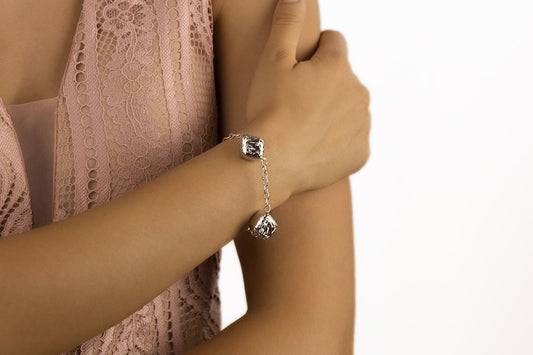 Bracciale in argento a catena e rombi incisi