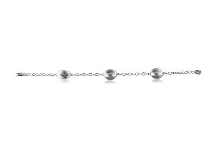 Silver chain bracelet with engraved ovals