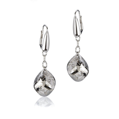 Orecchini in argento a catena con pendente inciso
