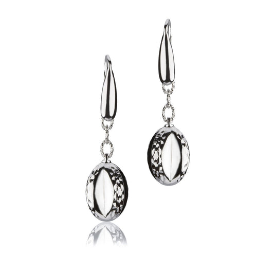 Orecchini in argento a catena con pendente inciso