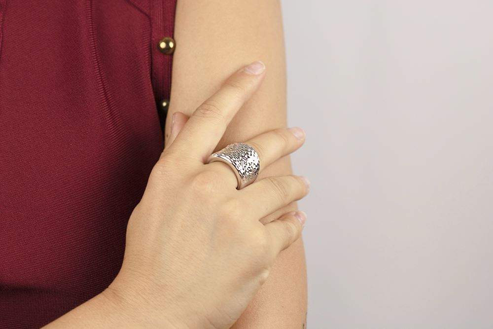 Verschlungener Diamantwellen-Silberring