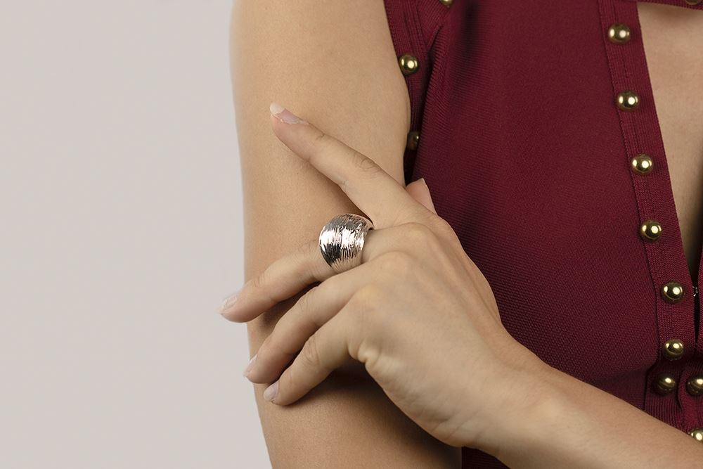 Anello in argento onde cortecciato