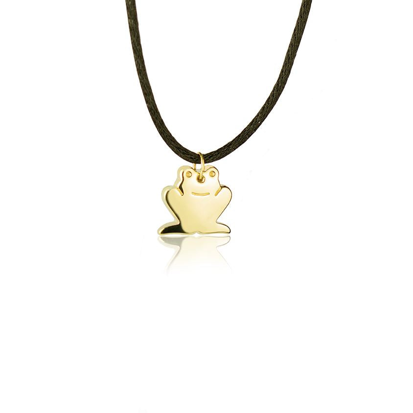 18kt yellow gold frog animal pendant with lace
