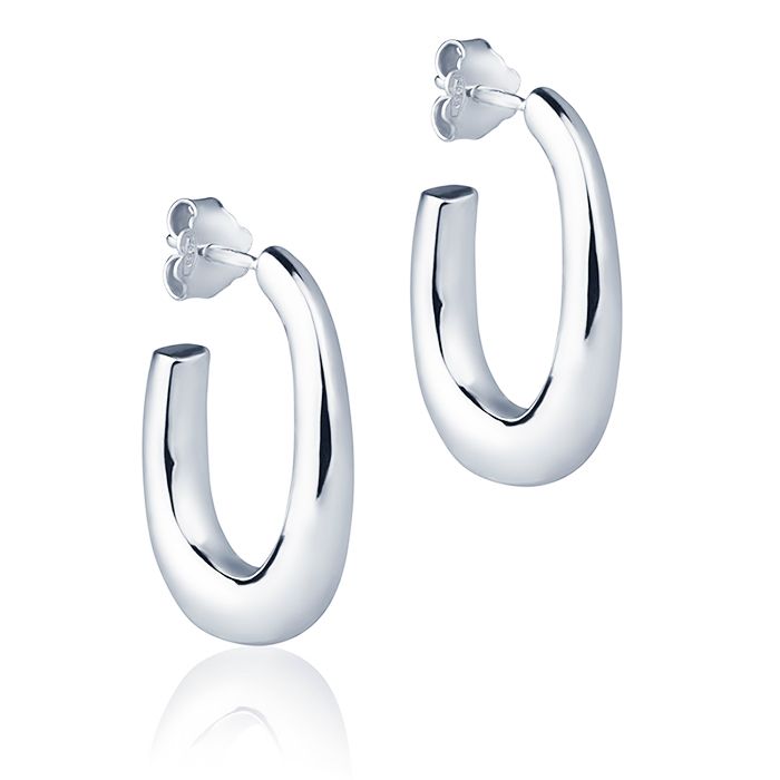 18k white gold oval earrings with a 15mm round section