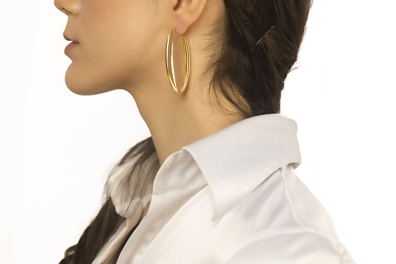 18k yellow gold oval earrings with a triangular section, length 60mm