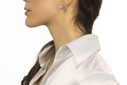 Orecchini in oro bianco 18k a cerchio da 20 mm sezione rotonda