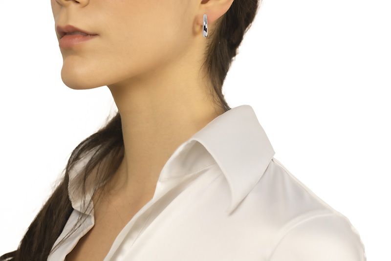 Orecchini in oro bianco 18k a cerchio da 20 mm sezione rotonda