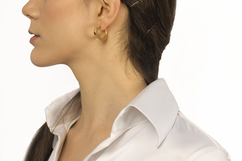 Orecchini in oro giallo 18k a cerchio diametro 25 mm sezione quadrata