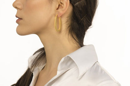 Orecchini ovali in oro giallo 18k sezione quadrata lunghezza 45 mm