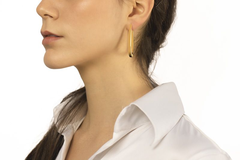 18k yellow gold oval earrings, square section, length 45 mm