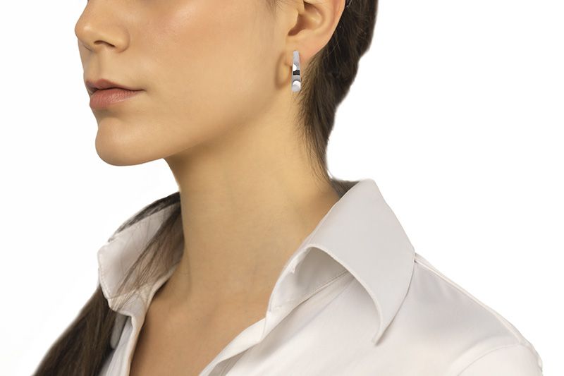 Orecchini in oro bianco 18k a cerchio diametro 25 mm sezione quadrata