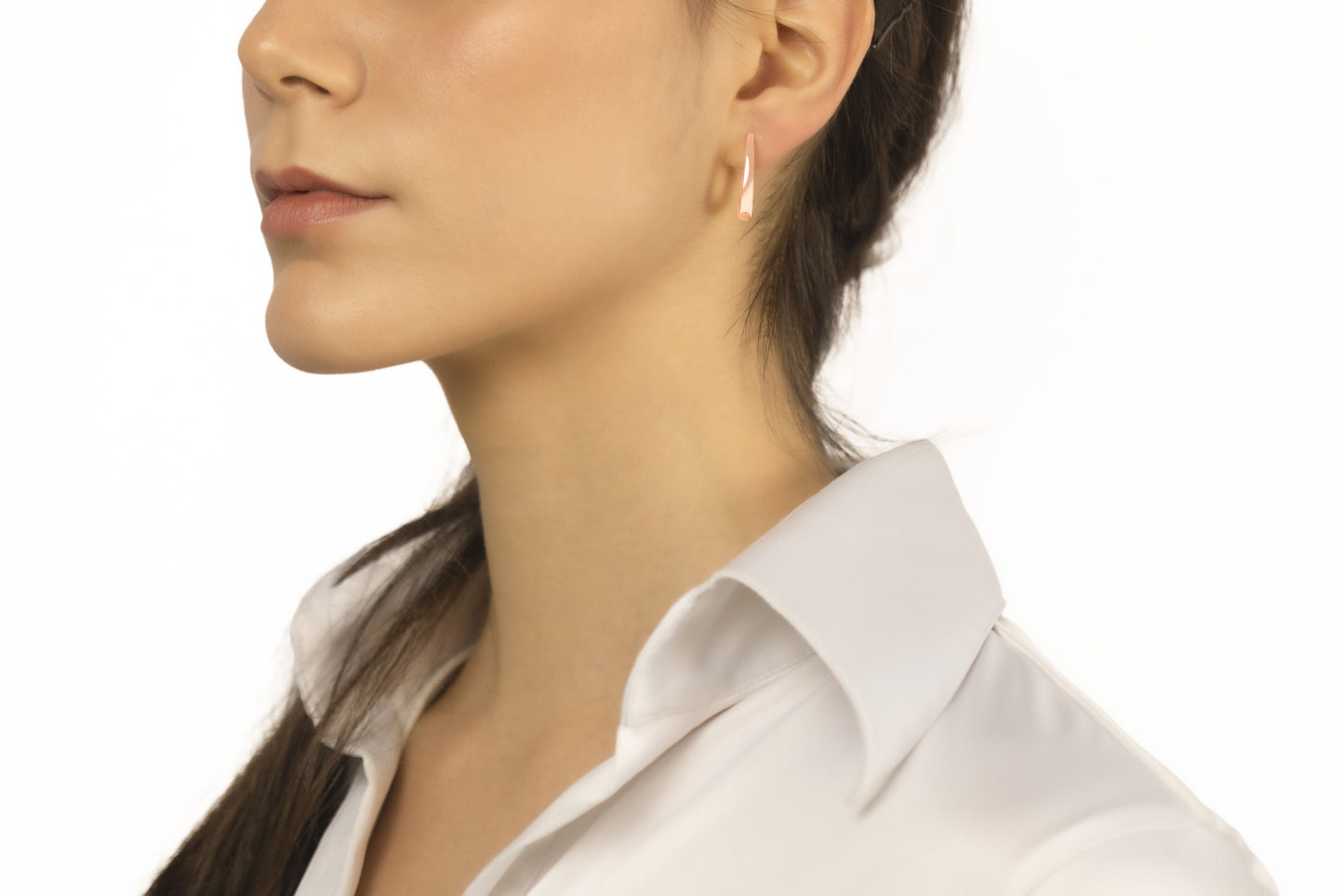 18k rose gold oval earrings with a 15mm square section