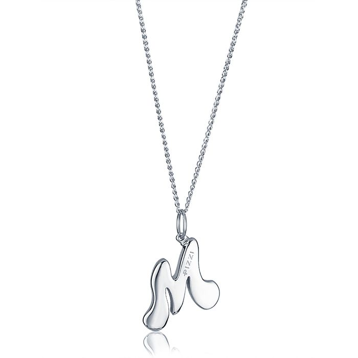 Collana in oro bianco 18kt con iniziale lettera  m