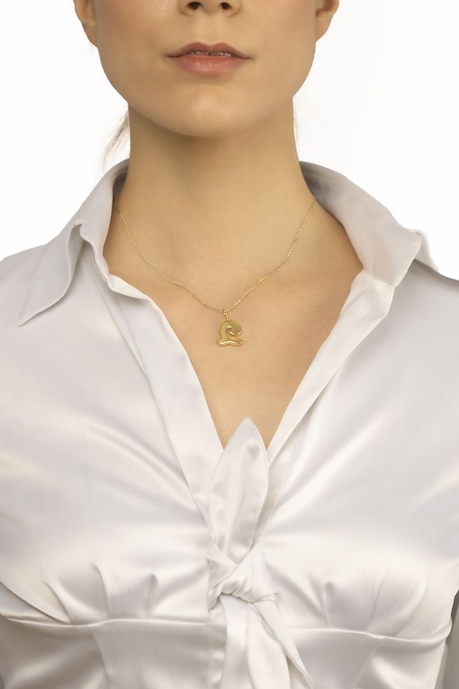 Collana in oro bianco 18kt con iniziale lettera q