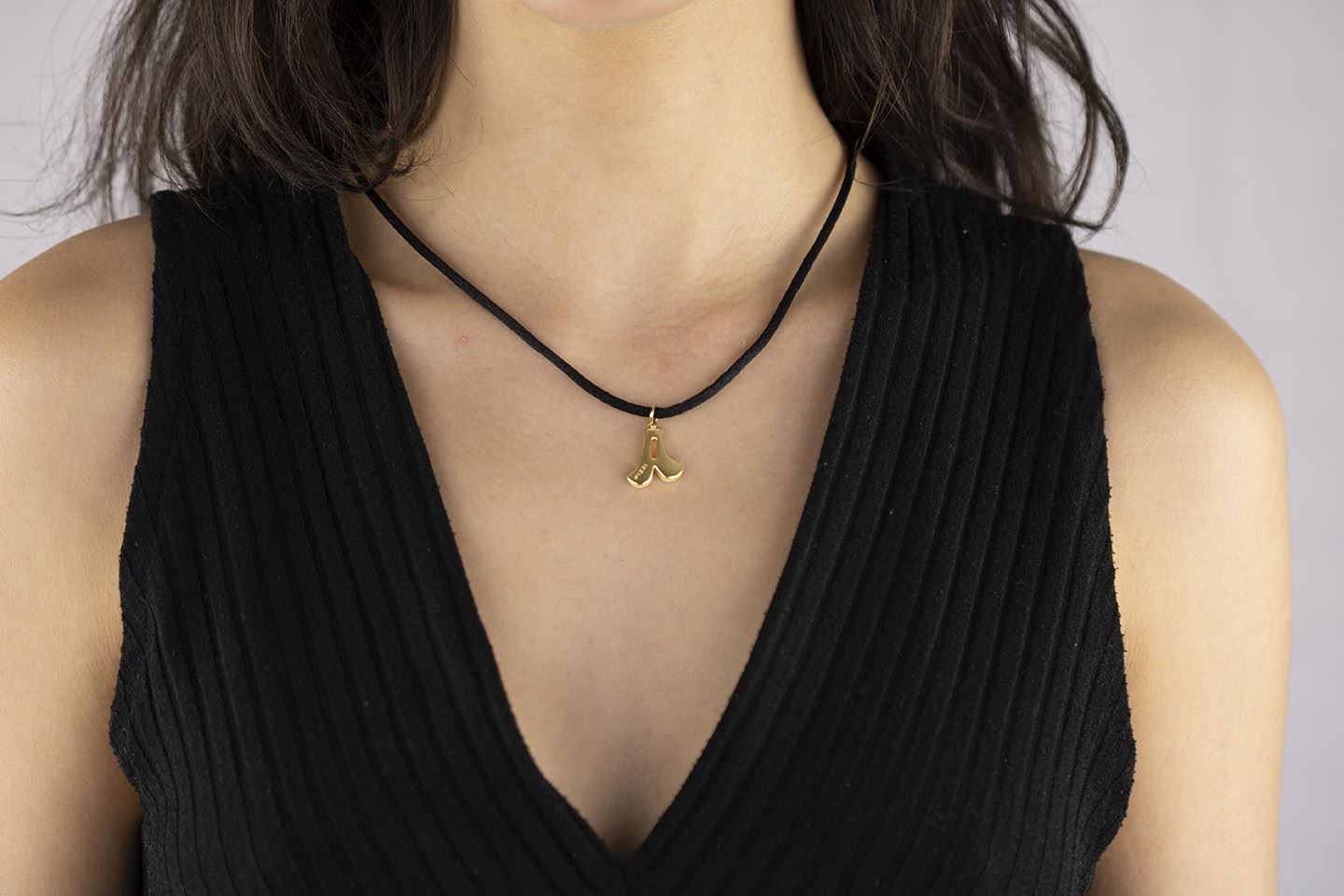 Pendente con laccio iniziale lettera a in oro giallo 18kt