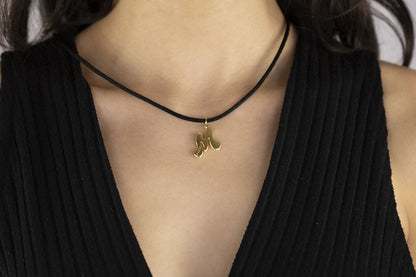 Pendente con laccio iniziale lettera m in oro giallo 18kt