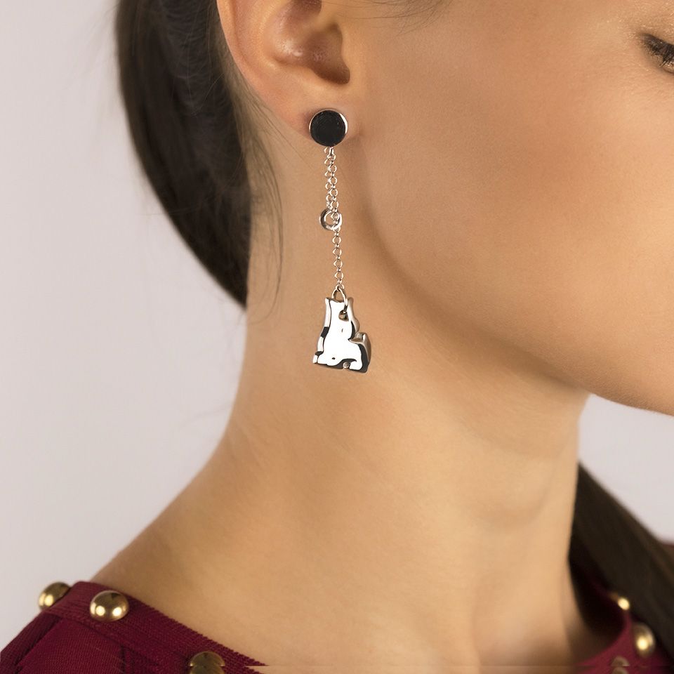Orecchini in argento a catena pendente cane