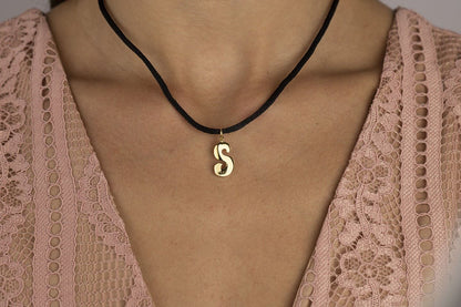 Pendente con laccio iniziale lettera s in oro giallo 18kt