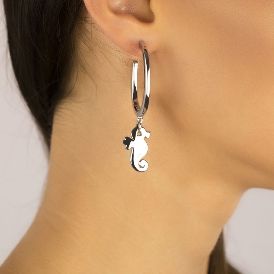 Silberne Creolen mit Seepferdchen-Anhänger