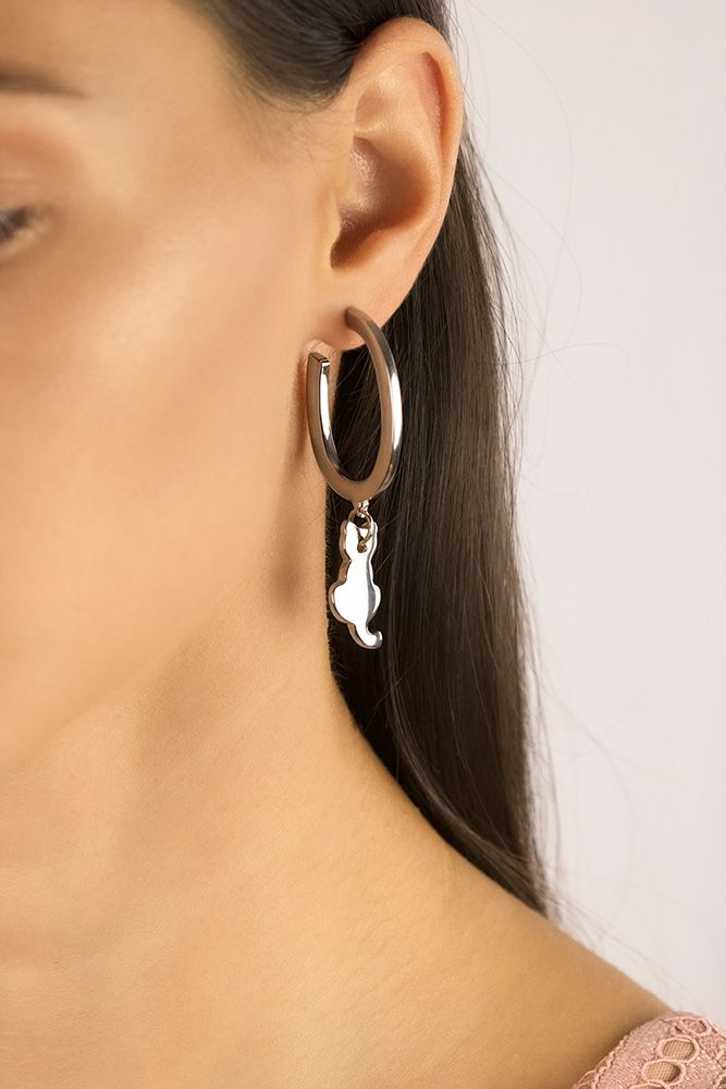 Silberne Creolen mit Katzenanhänger