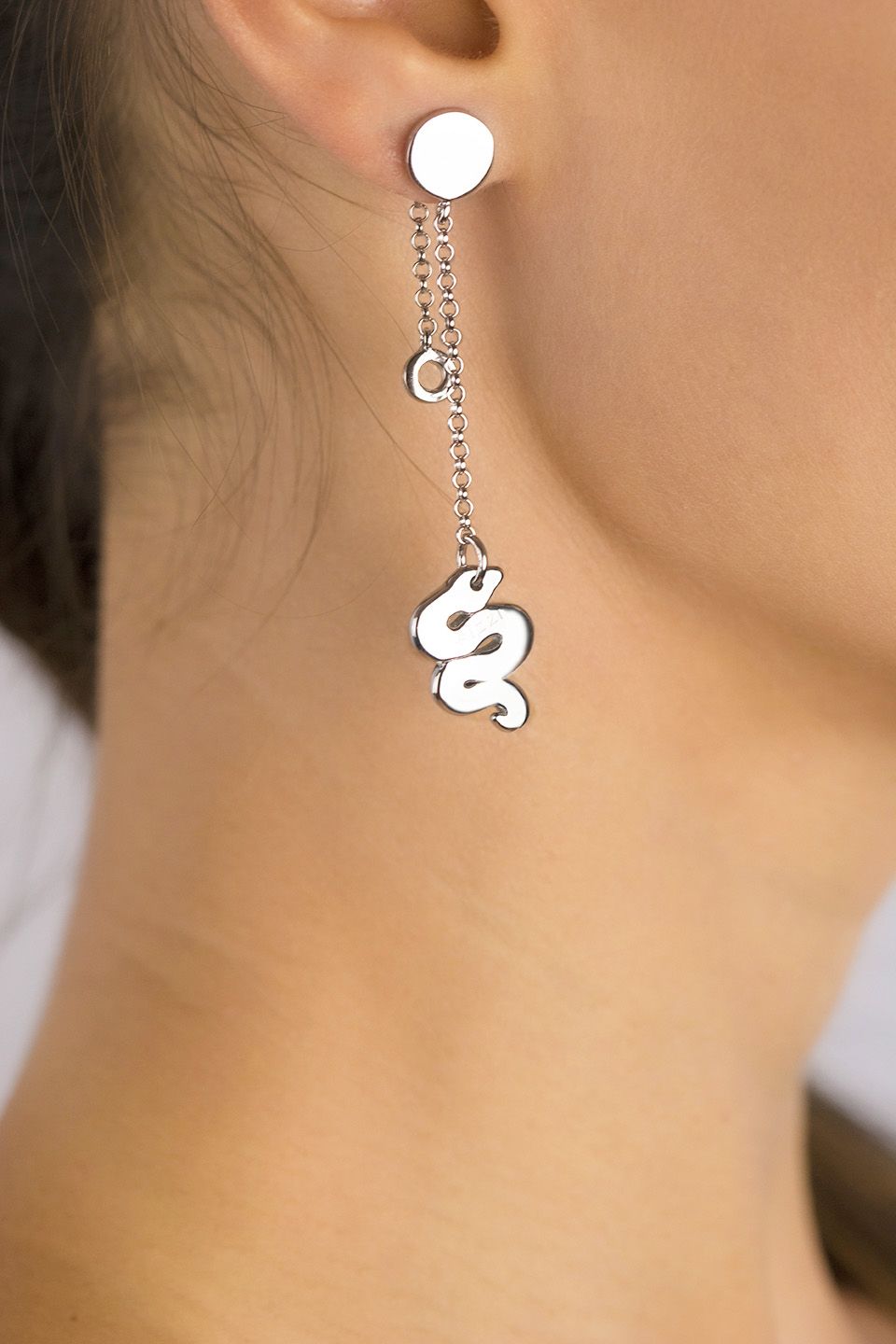 Silberne Kettenohrringe mit Schlangenanhänger