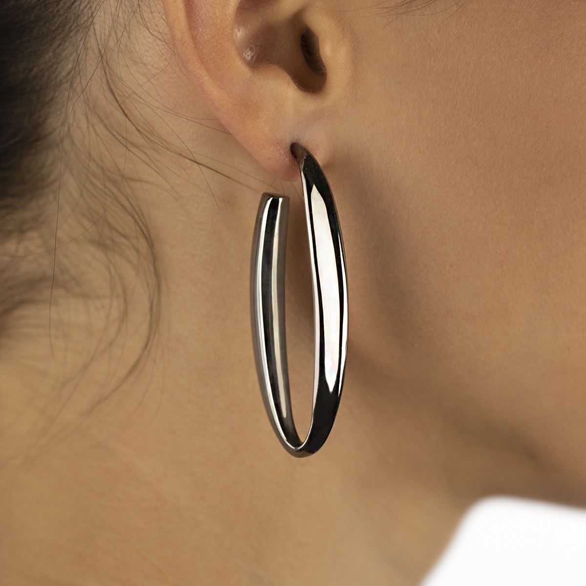 Oval silver earrings with a triangular section, length 60mm