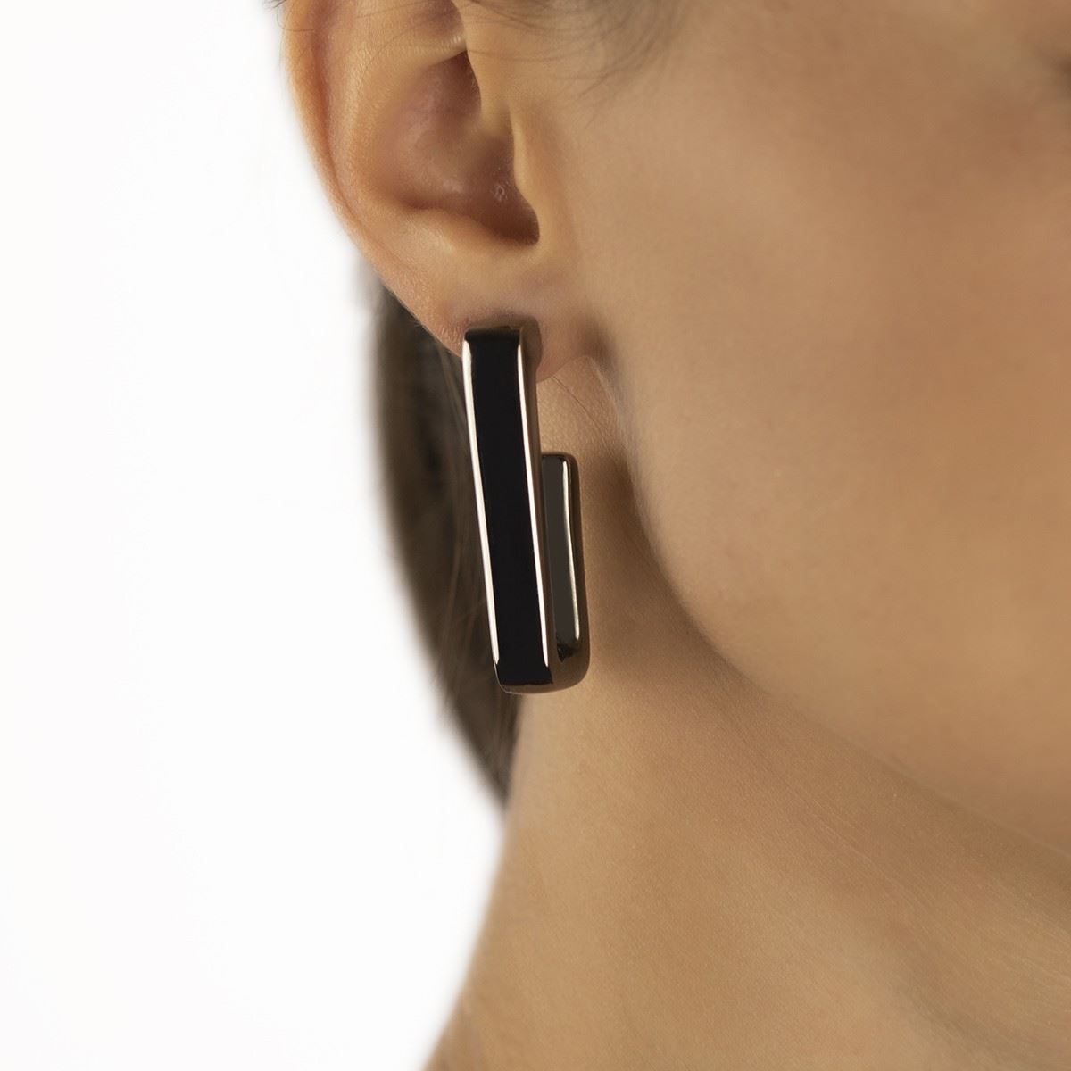 Rectangular earrings in ruthenium silver, length 45mm
