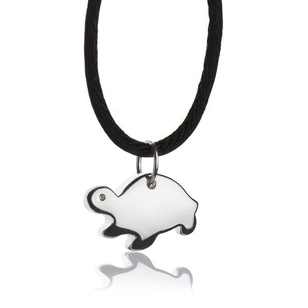 Silver turtle pendant necklace