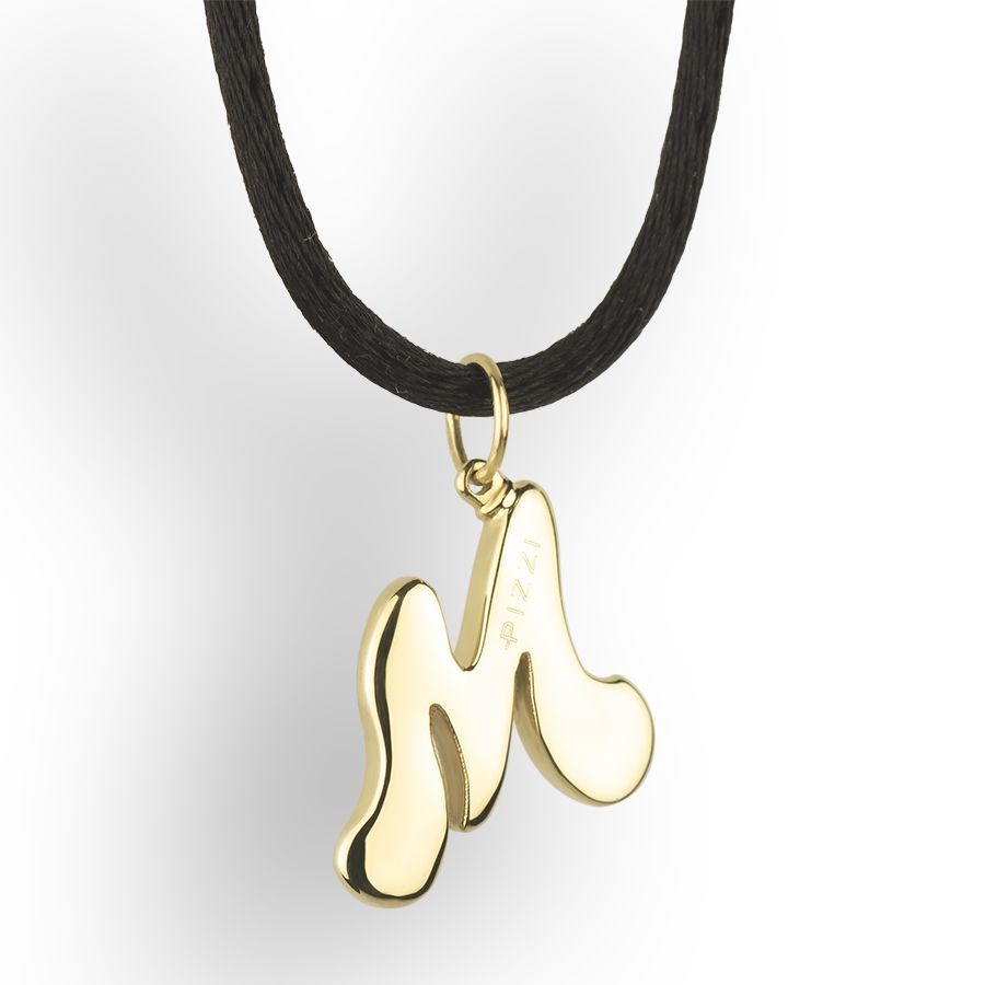 Pendant with initial letter M lace in 18kt yellow gold