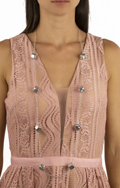 Collana in argento lunga elementi rombi incisi