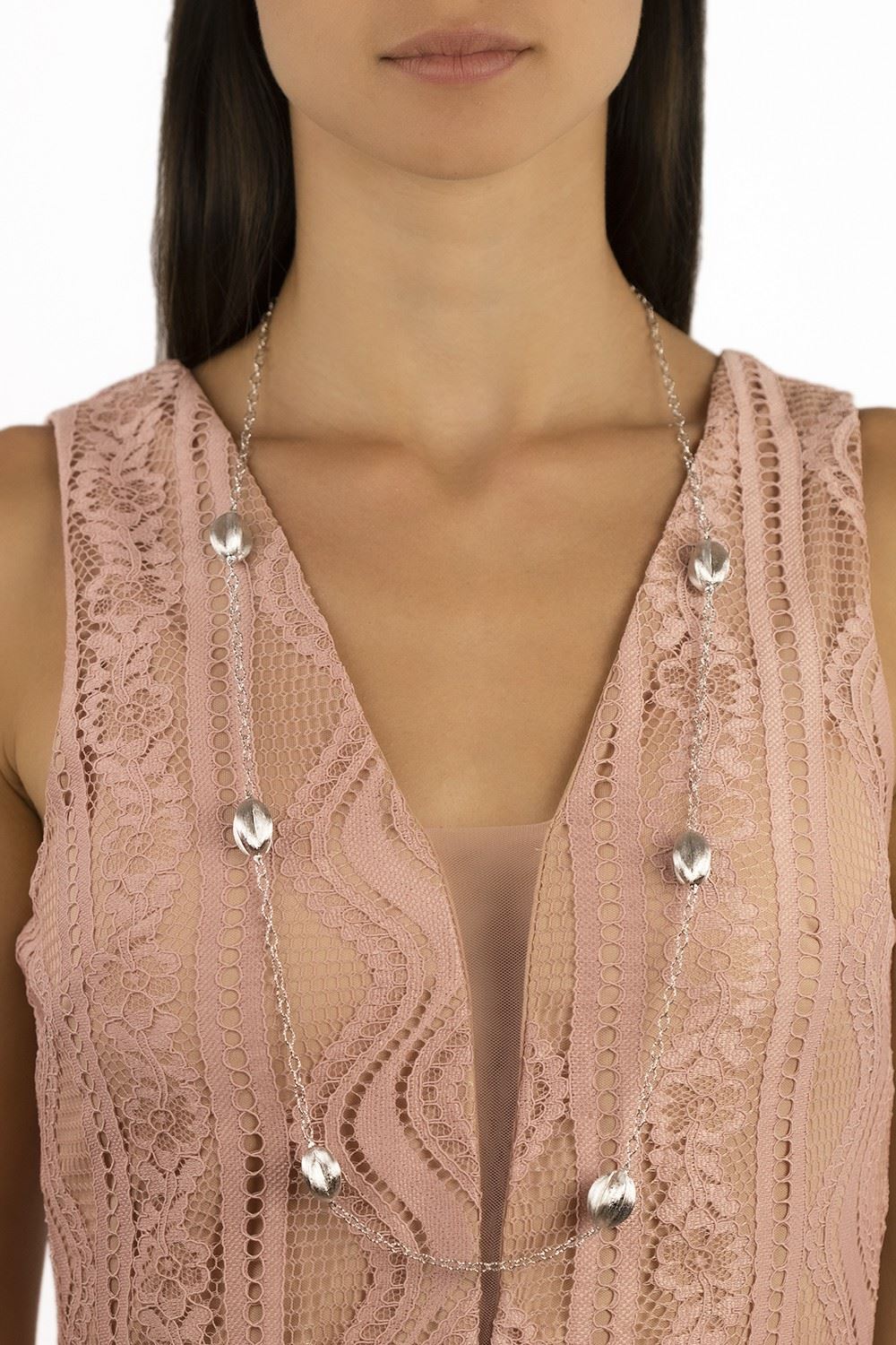 Collana in argento lunga elementi incisi