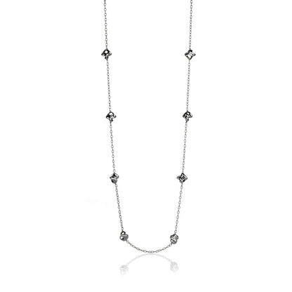 Collana in argento lunga con elementi lucidi