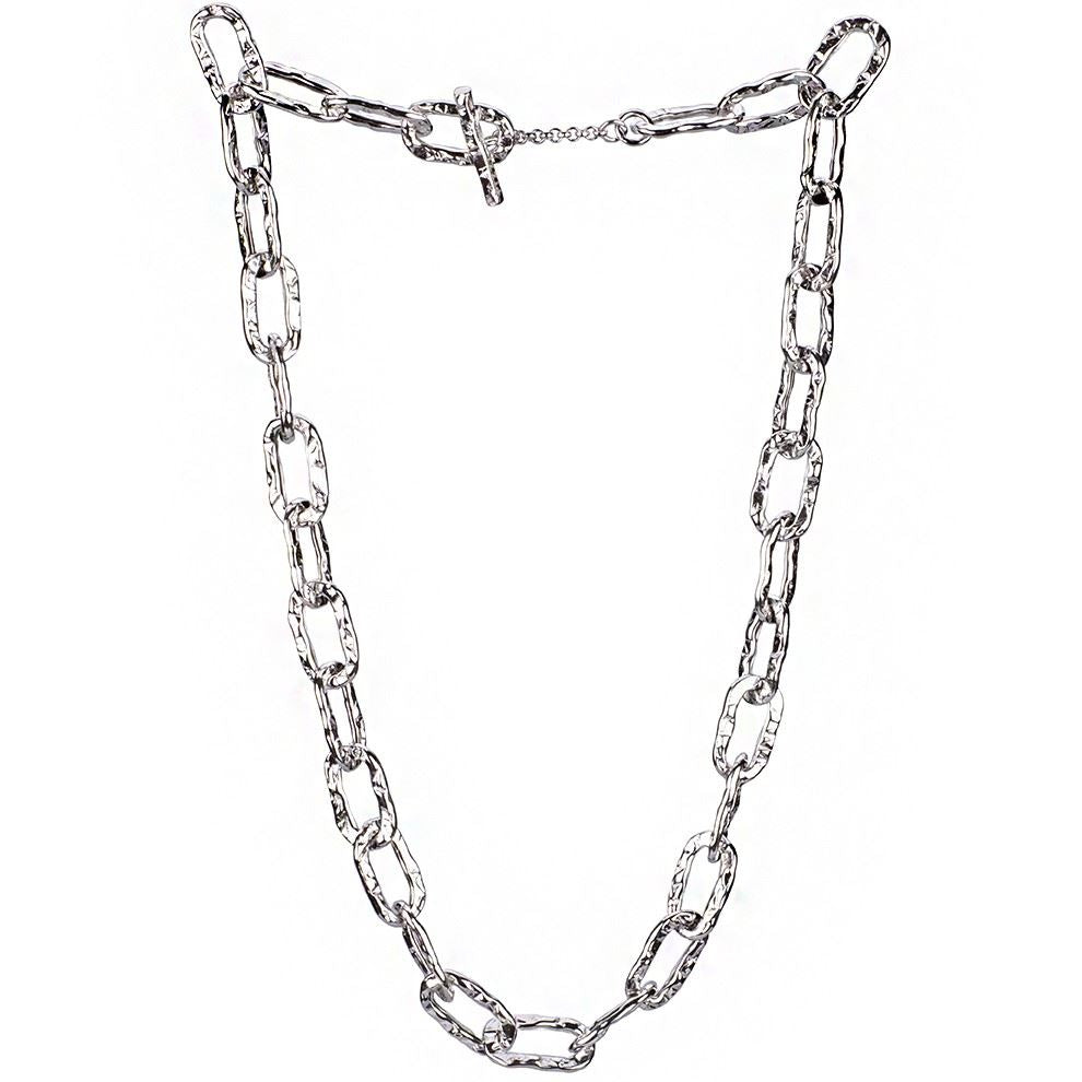 Collana corta a catena martellata in argento con maglie rettangolari